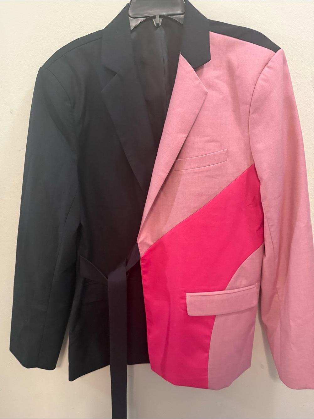 Boohoo Man Blazer Colorblock 2 Tone Pink & Black Belted Jacket Sz 40 Bold Modern